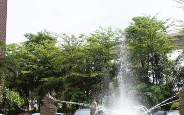 Jiakai Crown Hotel
