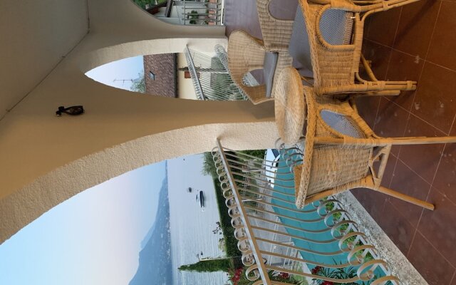 Magnolias Garda - Near Mokai Beach