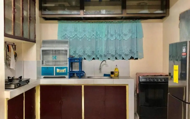 15pax-2 minutes to Vigan-RoseandFer Transient-2 Bedroom House