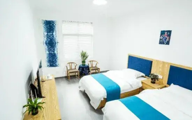 Dali Mountain Ling Inn (Century Middle School)