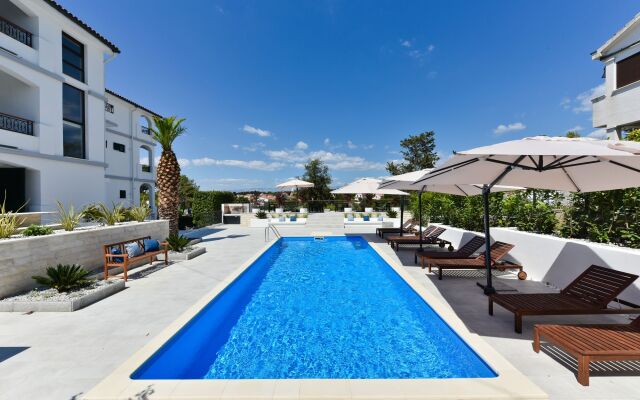 Mediterraneo Garden Apartments