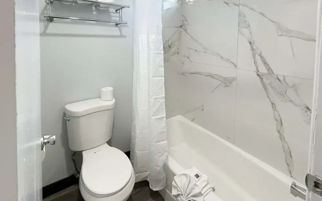 Quality Inn White Lane