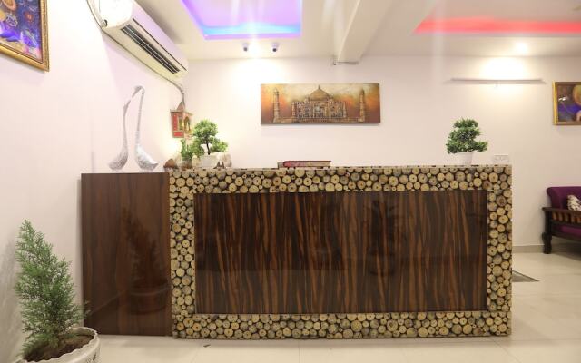 OYO 43923 Surbhi Residency