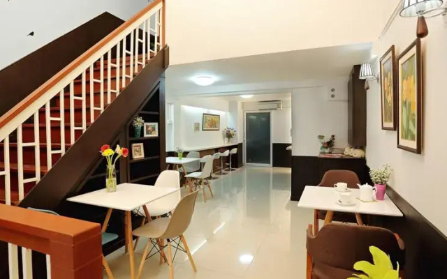 Baan Namtarn Guest House