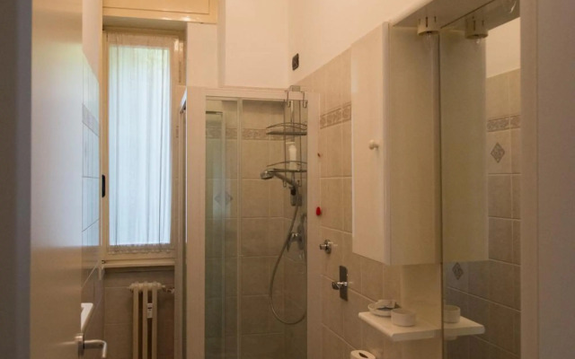 Silky House with Private Parking