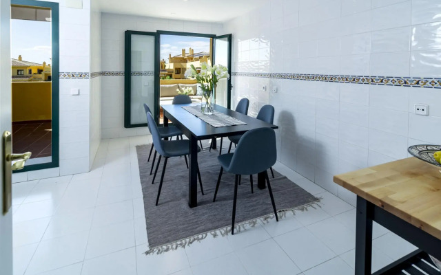 La-Beautiful 3 Bedroom Penthouse Close To Sea