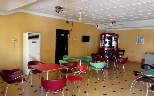 Gen-Preston Hotel & Suites