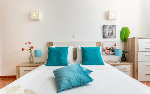 sunny apartment with sea view