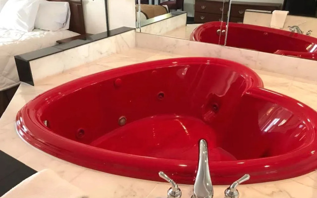 Budgetel Inn Suites Pine Mountain