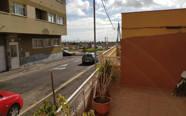 San Isidro. 2 rooms. Quiet terrace