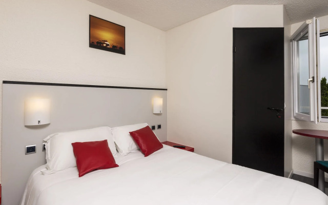 Initial by Balladins St Quentin/Gauchy