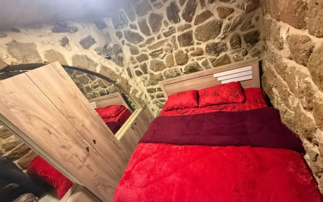 200 Year old Guesthouse 10 min From Faqra Club