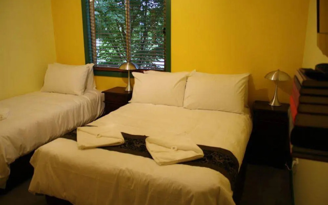 The Hideaway Retreat – Guest Rooms – Sydney