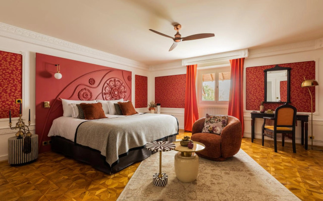 Château Jeanne & the Forest - Château de Montvillargenne