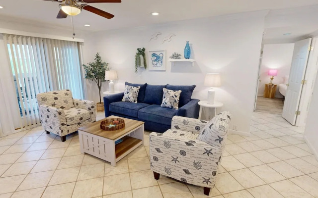 Sandpiper Cove 1086 2 Bedroom Condo by RedAwning