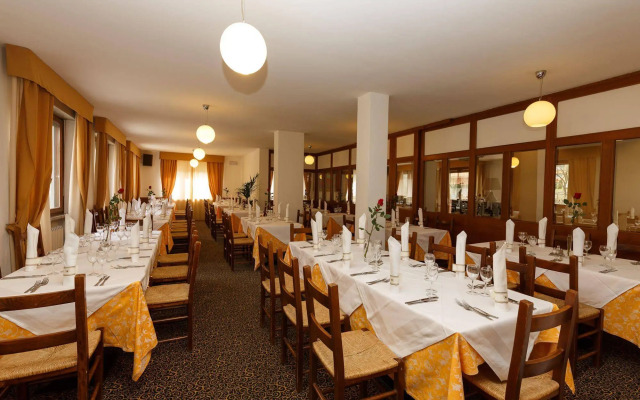 Olympic Regina Hotel