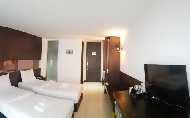 Collection O The Bangkok Airport Link Suite