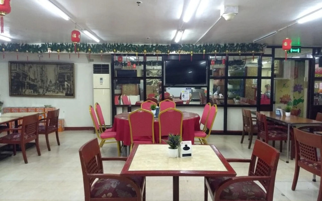 Vaccinated Staff - Capital O 824 Chinatown Lai Lai Hotel