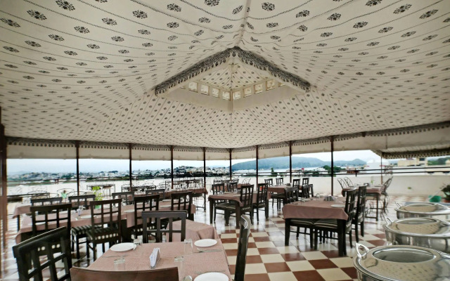 Hotel Royal Pratap Niwas