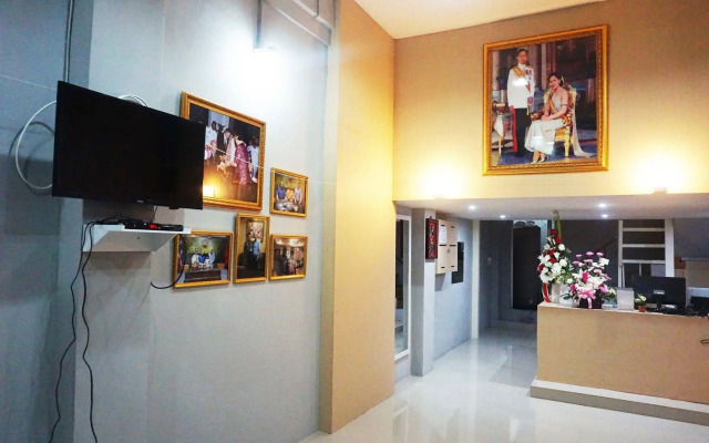 Moumou Hostel