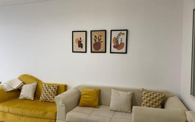 Lovely 1-bedroom rental unit with sea view