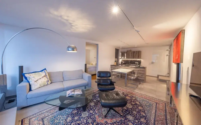 Lakefront Suite 148
