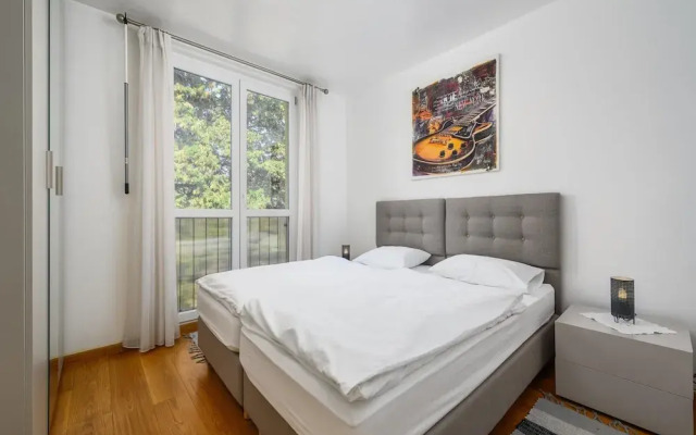 Premium Apartment With Patio
