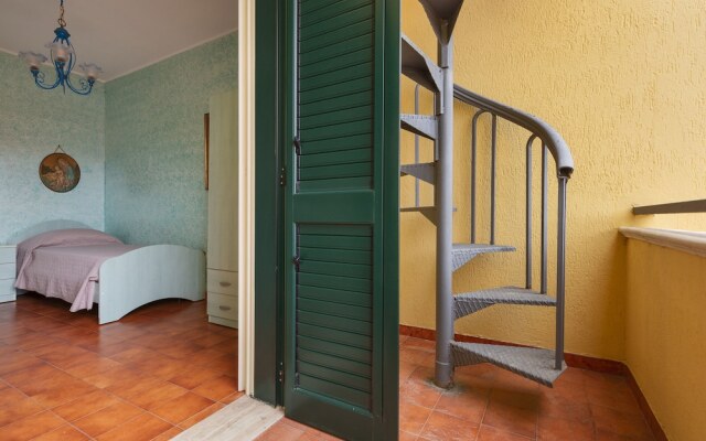 2348 Villino Mareluce by Barbarhouse