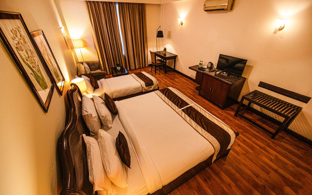 Fabhotel Prime Luxera