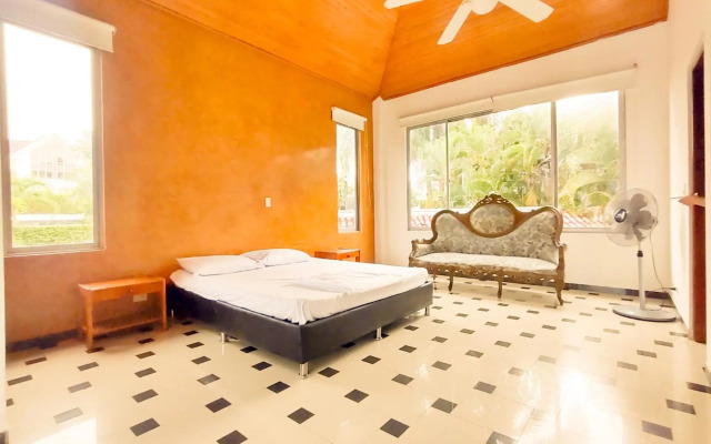 MANSIÓN PARA MAS DE 20 PERSONAS EN Melgar