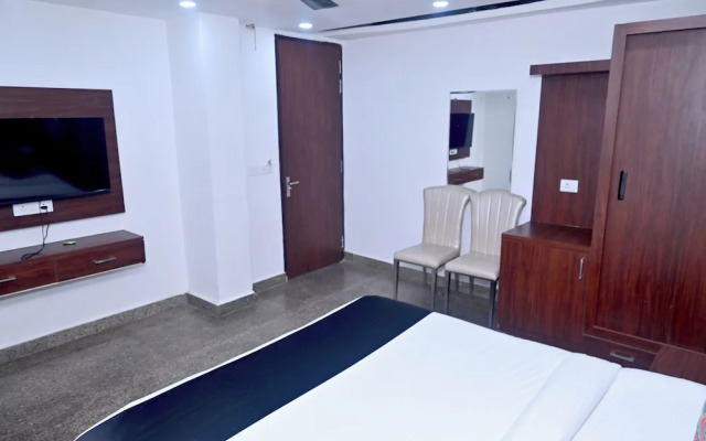 Hotel Golden By Admire Stay