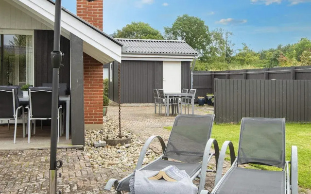 6 Person Holiday Home in Juelsminde