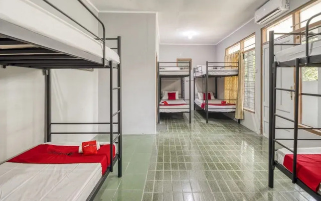 RedDoorz Hostel near Adisucipto Airport Yogyakarta