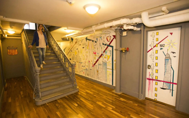 Explore Hotel & Hostel