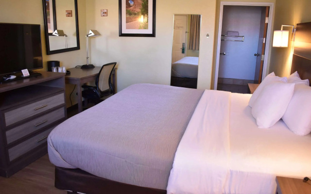 Quality Inn & Suites Gallup I-40 Exit 20