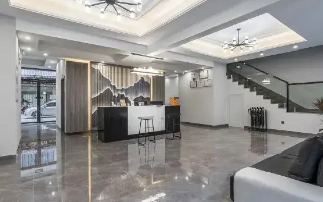 Yuechen Hotel (Baoshan High-speed Railway Station)