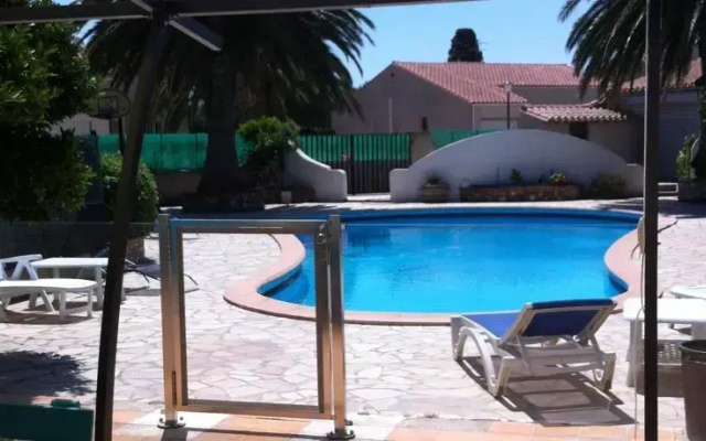 Large Holiday Home Torreilles with 15 metre Pool