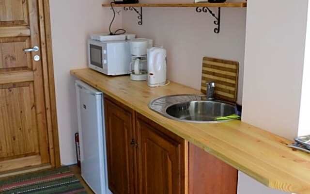 Kraavi Guest Hostel
