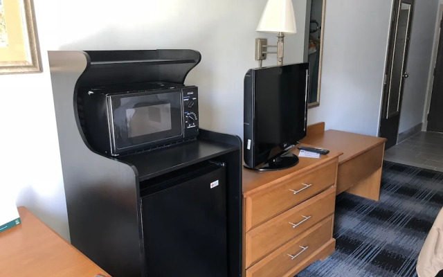 Quality Inn Dublin I-81
