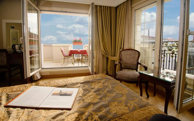 Recital Hotel