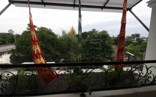 Little Jasmine by the River