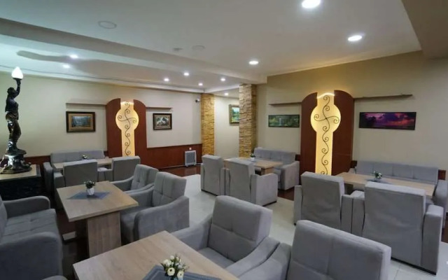 G-Bakuri Hotel
