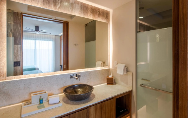 The Club at Solaz, Luxury Villas