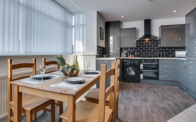 Jackson Court Apartments, Marske