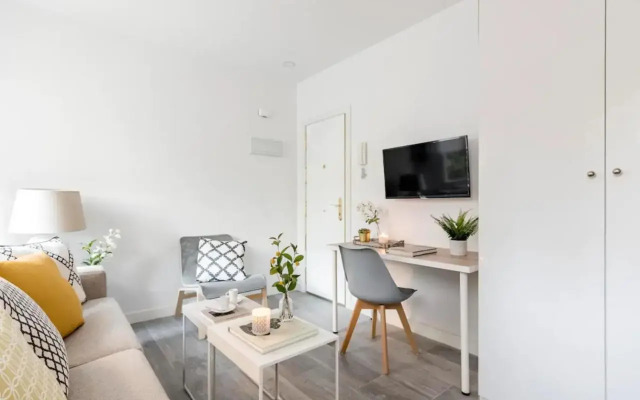 Cozy studio (14m2) in Arturo Soria area D3