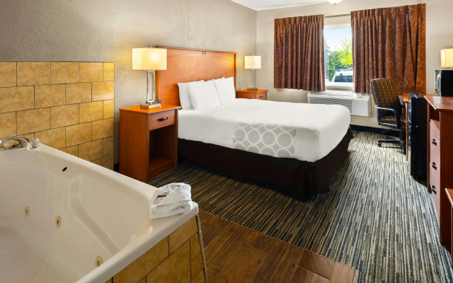 Magnuson Hotel Detroit Airport