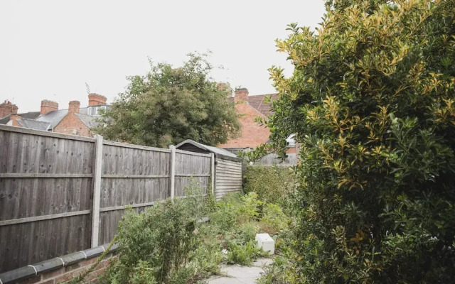 Room in Guest Room - Spacious Double Room in Leicester