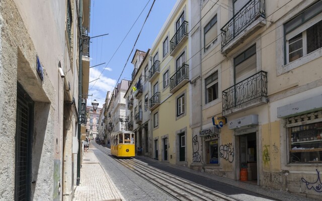 Lisbon Bica Suites Apartments