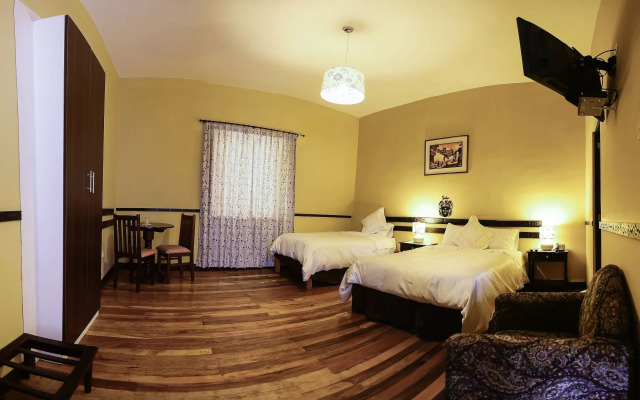 Yabar Hotel Plaza