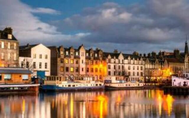 Executive Open Plan Apartment in Leith